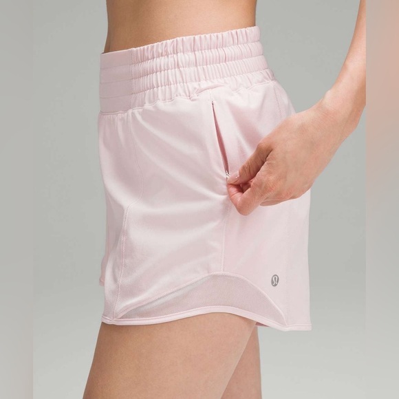 C - Lululemon Hotty Hot High-Rise Lined Short 4"
Flush Pink - Picture 5 of 7